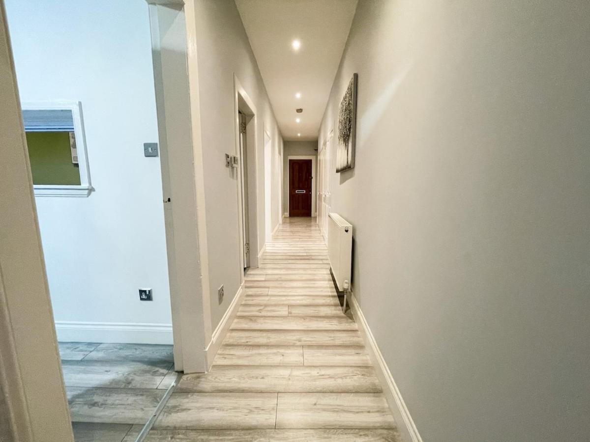 Recently Refurbished Two Bedroom Apartment, Central Location! Glasgow Ngoại thất bức ảnh
