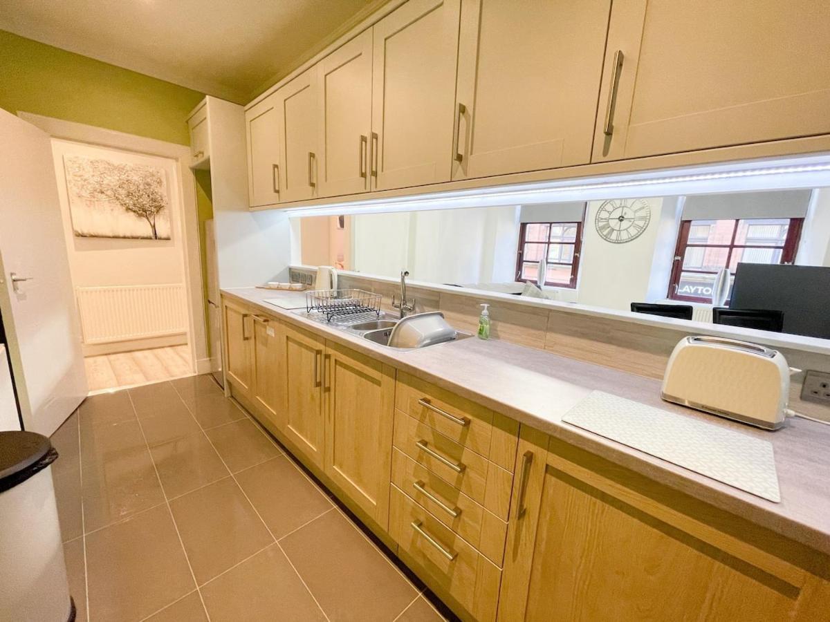 Recently Refurbished Two Bedroom Apartment, Central Location! Glasgow Ngoại thất bức ảnh